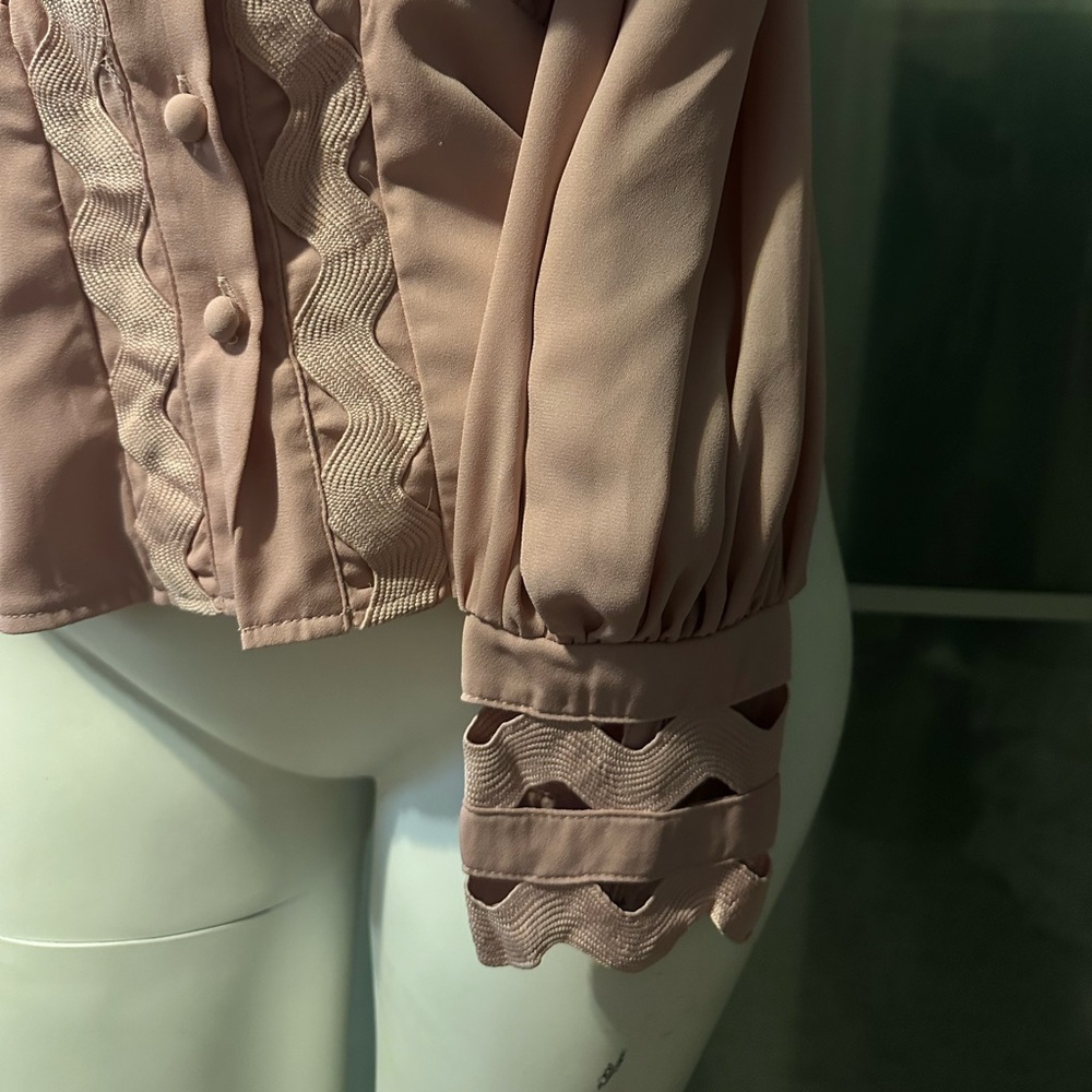 Bishop Sleeve Blouse - Picture 2 of 3